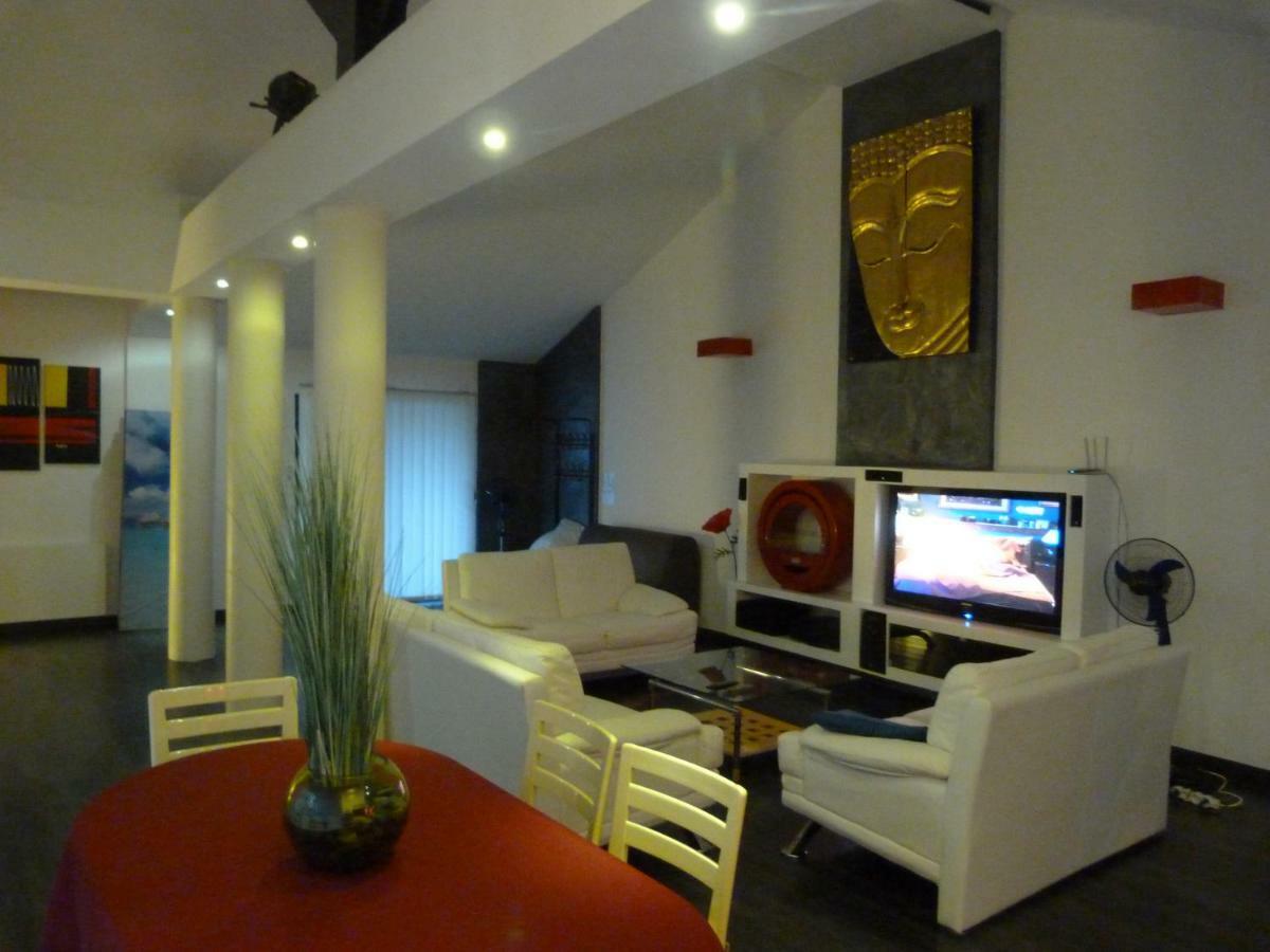 Apartamento Holidays In Paris Loft Design & Atypique Avec Jardin Massy  Exterior foto